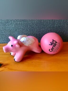 2/$10 Stress Ball Flying Pig Slow Rise Compression Anxiety Stress Relief Toys